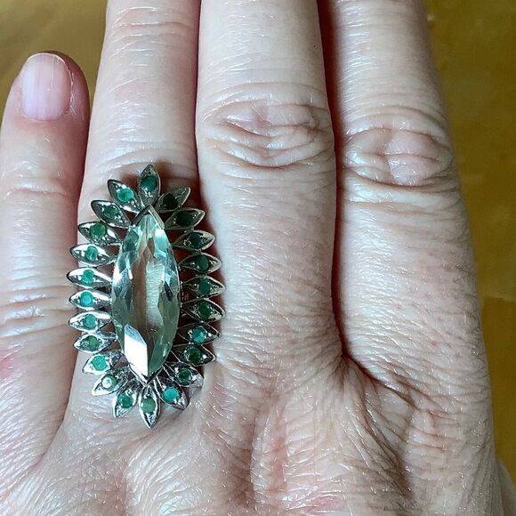 sterling SILVER GREEN PERIDOT/EMERALD RING SIZE US 7 - Picture 2 of 7